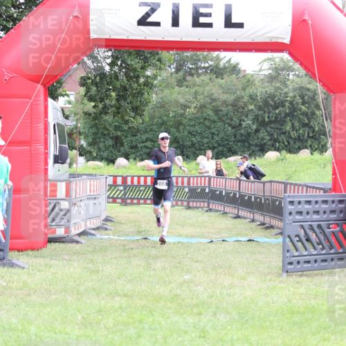 21.06.2026 - 29. Vierlanden-Triathlon Andreas Tolksdorf http://msf.ph/oto/9872842 21.06.2026 11:00:40 Ziel 308, 308 meine-sportfotos.de