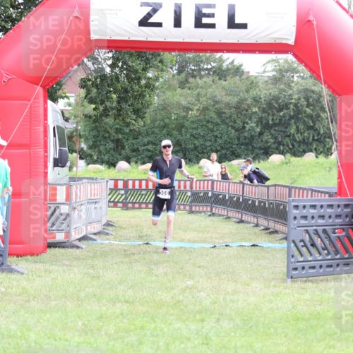 21.06.2026 - 29. Vierlanden-Triathlon Andreas Tolksdorf http://msf.ph/oto/9872858 21.06.2026 11:00:40 Ziel 308, 308 meine-sportfotos.de