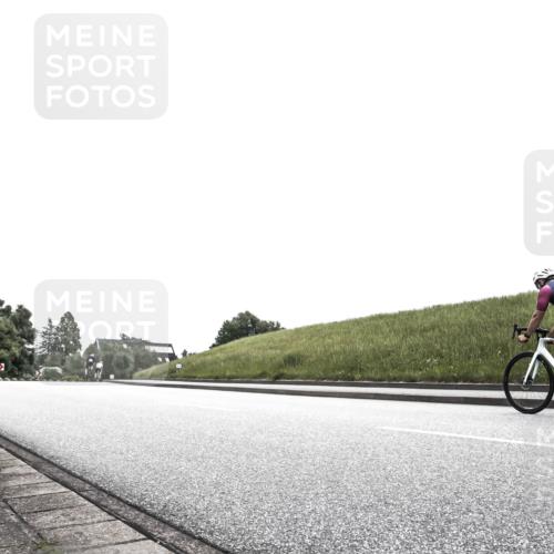 21.06.2026 - 29. Vierlanden-Triathlon H.Heesch http://msf.ph/oto/9872888 21.06.2026 12:25:00 Radfahren  meine-sportfotos.de