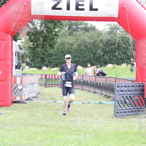 21.06.2026 - 29. Vierlanden-Triathlon Andreas Tolksdorf http://msf.ph/oto/9872897 21.06.2026 11:00:41 Ziel 308, 308 meine-sportfotos.de