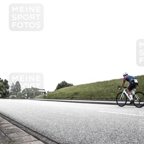 21.06.2026 - 29. Vierlanden-Triathlon H.Heesch http://msf.ph/oto/9872903 21.06.2026 12:25:00 Radfahren  meine-sportfotos.de