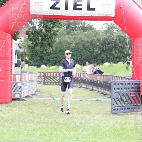 21.06.2026 - 29. Vierlanden-Triathlon Andreas Tolksdorf http://msf.ph/oto/9872911 21.06.2026 11:00:41 Ziel 308, 308 meine-sportfotos.de