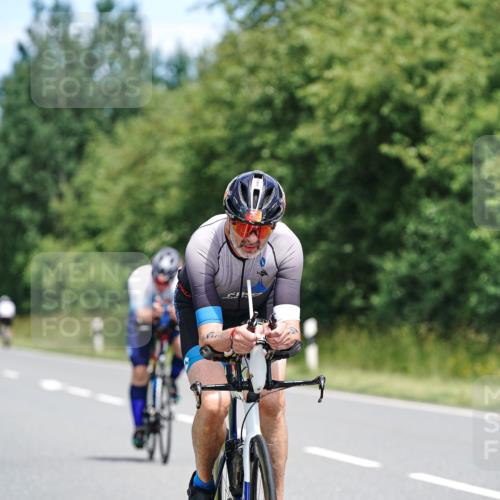 21.06.2026 - Viking Triathlon Michael Burmester http://msf.ph/oto/9872943 21.06.2026 12:46:23 Radfahren 36, 105, 178, 251, 352, 439, 457, 457, 504, 546, 606, 629, 629 meine-sportfotos.de
