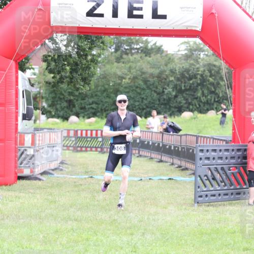 21.06.2026 - 29. Vierlanden-Triathlon Andreas Tolksdorf http://msf.ph/oto/9872944 21.06.2026 11:00:41 Ziel 308, 308 meine-sportfotos.de