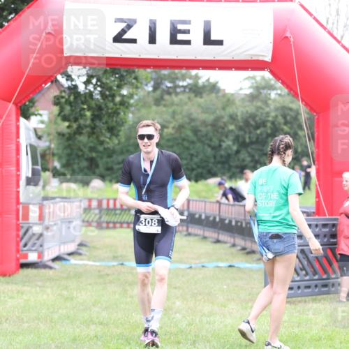 21.06.2026 - 29. Vierlanden-Triathlon Andreas Tolksdorf http://msf.ph/oto/9872959 21.06.2026 11:00:46 Ziel 414, 414 meine-sportfotos.de