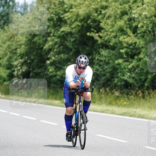 21.06.2026 - Viking Triathlon Michael Burmester http://msf.ph/oto/9872962 21.06.2026 12:46:24 Radfahren 36, 105, 178, 251, 439, 457, 457, 504, 546, 606, 629, 629 meine-sportfotos.de