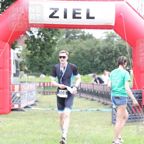 21.06.2026 - 29. Vierlanden-Triathlon Andreas Tolksdorf http://msf.ph/oto/9872974 21.06.2026 11:00:46 Ziel 414, 414 meine-sportfotos.de