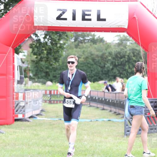 21.06.2026 - 29. Vierlanden-Triathlon Andreas Tolksdorf http://msf.ph/oto/9872986 21.06.2026 11:00:46 Ziel 414, 414 meine-sportfotos.de