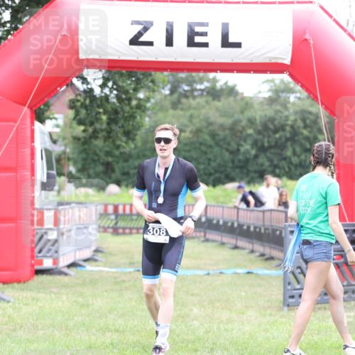 21.06.2026 - 29. Vierlanden-Triathlon Andreas Tolksdorf http://msf.ph/oto/9872991 21.06.2026 11:00:46 Ziel 414, 414 meine-sportfotos.de
