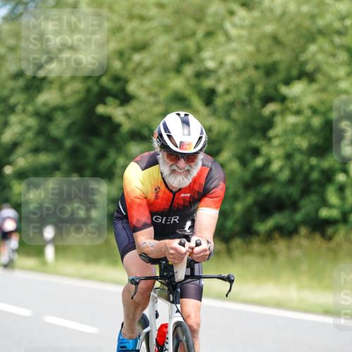 21.06.2026 - Viking Triathlon Michael Burmester http://msf.ph/oto/9872992 21.06.2026 12:46:33 Radfahren 16, 36, 105, 165, 178, 184, 251, 364, 407, 439, 457, 457, 504, 546, 606, 629, 629, 634 meine-sportfotos.de