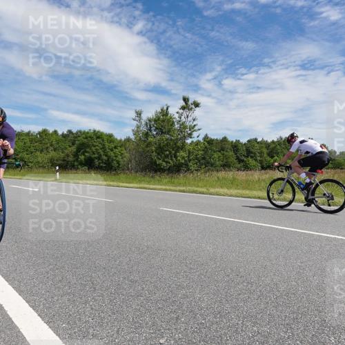 21.06.2026 - Viking Triathlon Michael Burmester http://msf.ph/oto/9872995 21.06.2026 12:35:42 Radfahren 14, 37, 153, 153, 245, 335, 486, 511, 521, 562 meine-sportfotos.de