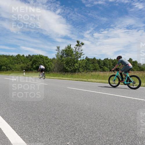 21.06.2026 - Viking Triathlon Michael Burmester http://msf.ph/oto/9872998 21.06.2026 12:35:43 Radfahren 14, 37, 153, 245, 335, 486, 521, 562 meine-sportfotos.de