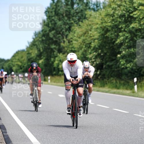 21.06.2026 - Viking Triathlon Michael Burmester http://msf.ph/oto/9873014 21.06.2026 12:46:35 Radfahren 16, 36, 81, 105, 165, 178, 184, 251, 364, 407, 457, 457, 504, 546, 606, 629, 629, 634 meine-sportfotos.de