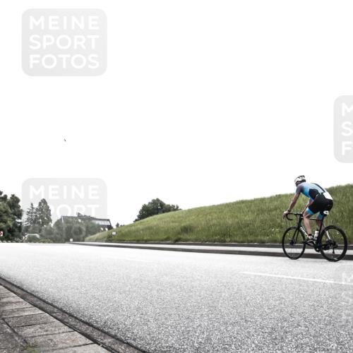 21.06.2026 - 29. Vierlanden-Triathlon H.Heesch http://msf.ph/oto/9873015 21.06.2026 12:27:16 Radfahren 256, 800, 942 meine-sportfotos.de