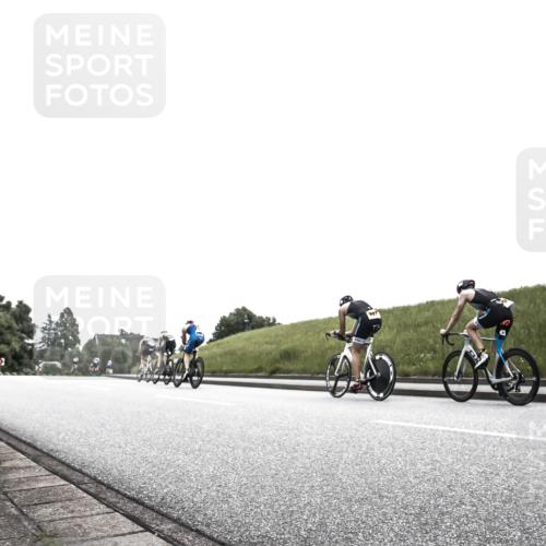 21.06.2026 - 29. Vierlanden-Triathlon H.Heesch http://msf.ph/oto/9873113 21.06.2026 12:27:40 Radfahren 927, 963 meine-sportfotos.de