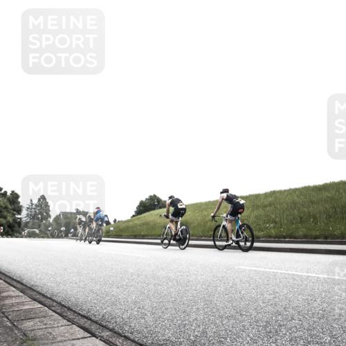 21.06.2026 - 29. Vierlanden-Triathlon H.Heesch http://msf.ph/oto/9873122 21.06.2026 12:27:40 Radfahren 927, 963 meine-sportfotos.de