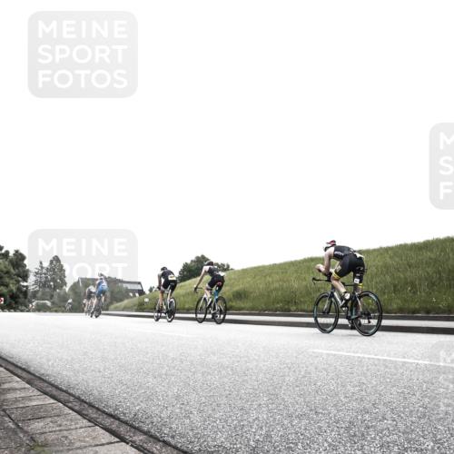 21.06.2026 - 29. Vierlanden-Triathlon H.Heesch http://msf.ph/oto/9873128 21.06.2026 12:27:40 Radfahren 927, 963 meine-sportfotos.de