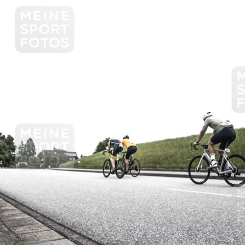 21.06.2026 - 29. Vierlanden-Triathlon H.Heesch http://msf.ph/oto/9873222 21.06.2026 12:28:29 Radfahren 249, 921, 943, 962 meine-sportfotos.de