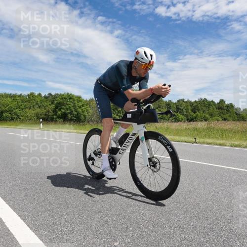21.06.2026 - Viking Triathlon Michael Burmester http://msf.ph/oto/9873229 21.06.2026 12:38:28 Radfahren 123, 123, 203, 221, 415, 416, 461, 551, 651 meine-sportfotos.de