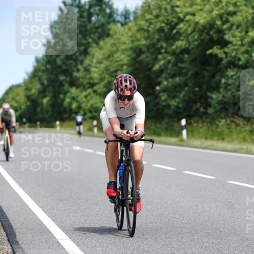 21.06.2026 - Viking Triathlon Michael Burmester http://msf.ph/oto/9873333 21.06.2026 12:48:07 Radfahren 57, 58, 73, 124, 126, 166, 232, 273, 531, 608, 644 meine-sportfotos.de