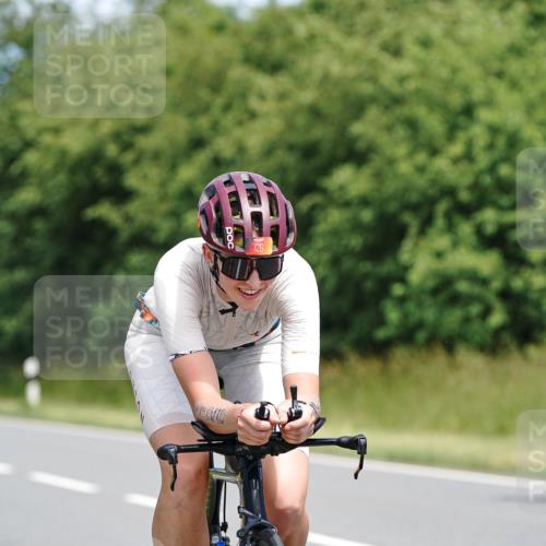 21.06.2026 - Viking Triathlon Michael Burmester http://msf.ph/oto/9873342 21.06.2026 12:48:07 Radfahren 57, 58, 73, 124, 126, 166, 232, 273, 531, 608, 644 meine-sportfotos.de