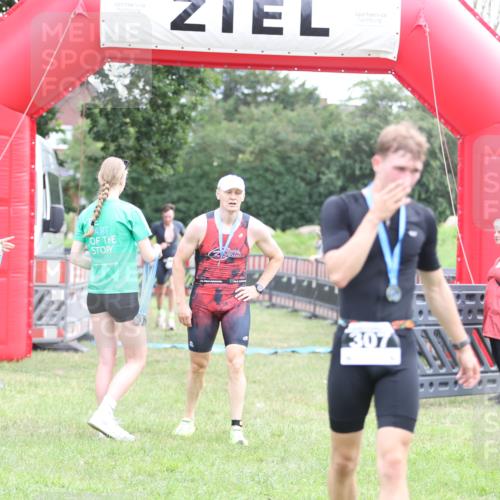 21.06.2026 - 29. Vierlanden-Triathlon Andreas Tolksdorf http://msf.ph/oto/9873452 21.06.2026 11:03:02 Ziel 312, 332, 312, 332 meine-sportfotos.de