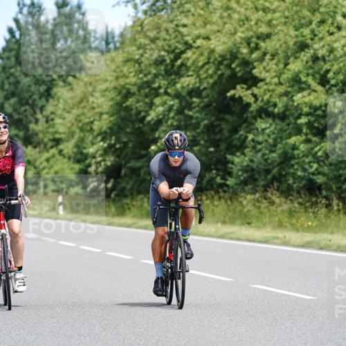 21.06.2026 - Viking Triathlon Michael Burmester http://msf.ph/oto/9873466 21.06.2026 12:48:59 Radfahren 44, 52, 316, 330, 379, 455, 666 meine-sportfotos.de