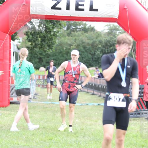 21.06.2026 - 29. Vierlanden-Triathlon Andreas Tolksdorf http://msf.ph/oto/9873505 21.06.2026 11:03:02 Ziel 312, 332, 312, 332 meine-sportfotos.de