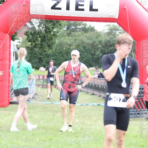 21.06.2026 - 29. Vierlanden-Triathlon Andreas Tolksdorf http://msf.ph/oto/9873510 21.06.2026 11:03:02 Ziel 312, 332, 312, 332 meine-sportfotos.de