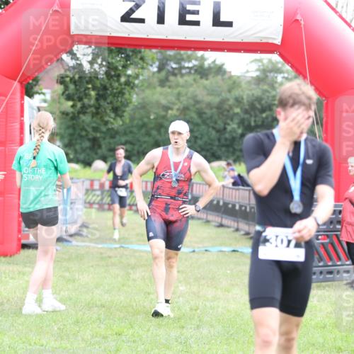 21.06.2026 - 29. Vierlanden-Triathlon Andreas Tolksdorf http://msf.ph/oto/9873525 21.06.2026 11:03:02 Ziel 312, 332, 312, 332 meine-sportfotos.de