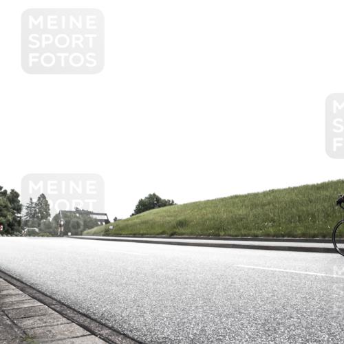 21.06.2026 - 29. Vierlanden-Triathlon H.Heesch http://msf.ph/oto/9873527 21.06.2026 12:30:39 Radfahren 925, 948 meine-sportfotos.de