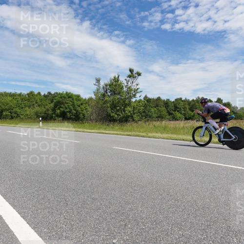 21.06.2026 - Viking Triathlon Michael Burmester http://msf.ph/oto/9873530 21.06.2026 12:41:13 Radfahren 40, 43, 82, 117, 147, 192, 332, 391, 425, 469, 491, 491, 498, 566, 656 meine-sportfotos.de