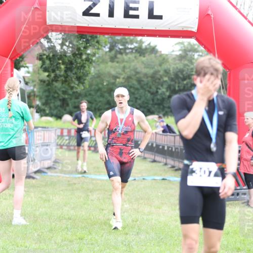 21.06.2026 - 29. Vierlanden-Triathlon Andreas Tolksdorf http://msf.ph/oto/9873552 21.06.2026 11:03:03 Ziel 312, 332, 312, 332 meine-sportfotos.de