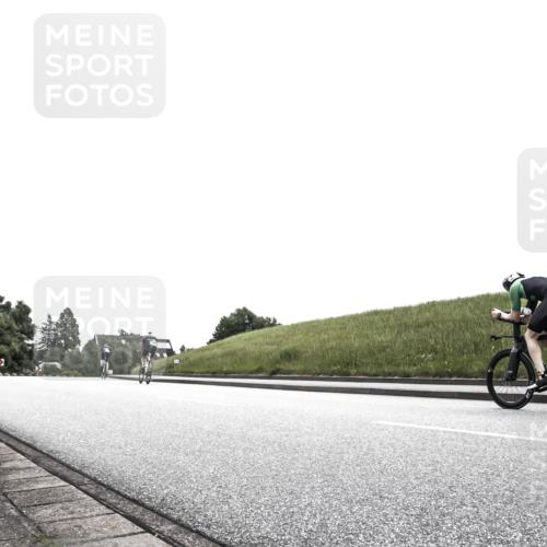 21.06.2026 - 29. Vierlanden-Triathlon H.Heesch http://msf.ph/oto/9873579 21.06.2026 12:31:23 Radfahren 882, 887, 893, 945, 952, 969 meine-sportfotos.de