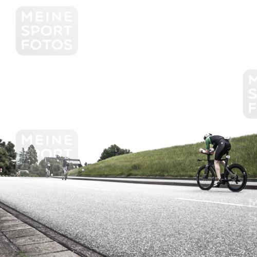 21.06.2026 - 29. Vierlanden-Triathlon H.Heesch http://msf.ph/oto/9873584 21.06.2026 12:31:23 Radfahren 882, 887, 893, 945, 952, 969 meine-sportfotos.de