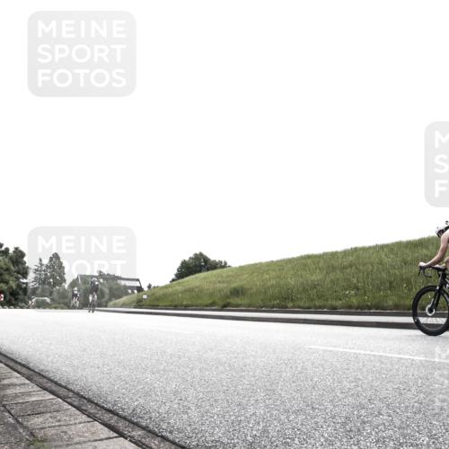21.06.2026 - 29. Vierlanden-Triathlon H.Heesch http://msf.ph/oto/9873591 21.06.2026 12:31:25 Radfahren 882, 887 meine-sportfotos.de