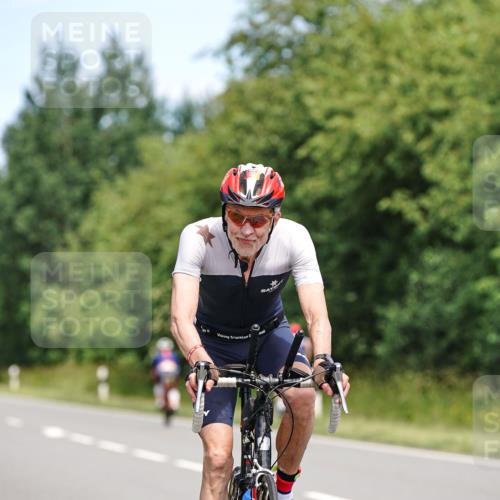 21.06.2026 - Viking Triathlon Michael Burmester http://msf.ph/oto/9873614 21.06.2026 12:50:27 Radfahren 26, 211, 261, 375, 387, 463 meine-sportfotos.de