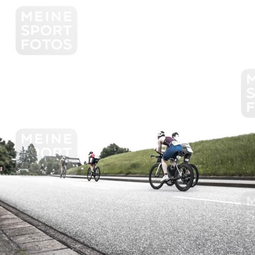 21.06.2026 - 29. Vierlanden-Triathlon H.Heesch http://msf.ph/oto/9873624 21.06.2026 12:31:26 Radfahren 882, 887 meine-sportfotos.de