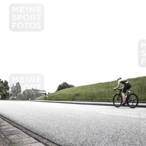 21.06.2026 - 29. Vierlanden-Triathlon H.Heesch http://msf.ph/oto/9873682 21.06.2026 12:32:01 Radfahren 664, 932, 936 meine-sportfotos.de