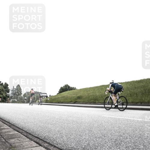 21.06.2026 - 29. Vierlanden-Triathlon H.Heesch http://msf.ph/oto/9873720 21.06.2026 12:32:20 Radfahren 900, 980 meine-sportfotos.de