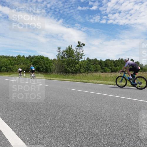 21.06.2026 - Viking Triathlon Michael Burmester http://msf.ph/oto/9873742 21.06.2026 12:43:24 Radfahren 41, 86, 202, 223, 243, 243, 429, 434, 472, 602, 654, 668, 670 meine-sportfotos.de