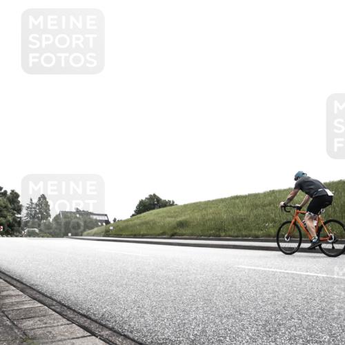 21.06.2026 - 29. Vierlanden-Triathlon H.Heesch http://msf.ph/oto/9873748 21.06.2026 12:33:01 Radfahren 755, 1011, 1014 meine-sportfotos.de