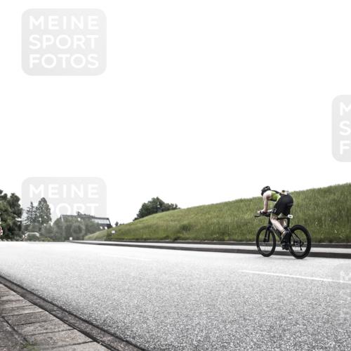 21.06.2026 - 29. Vierlanden-Triathlon H.Heesch http://msf.ph/oto/9873793 21.06.2026 12:34:00 Radfahren 879, 1002, 1006 meine-sportfotos.de