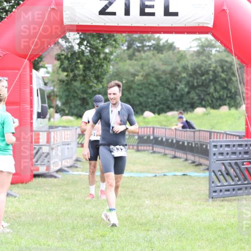 21.06.2026 - 29. Vierlanden-Triathlon Andreas Tolksdorf http://msf.ph/oto/9873809 21.06.2026 11:03:12 Ziel 312, 312 meine-sportfotos.de