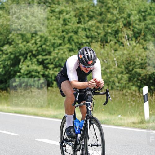 21.06.2026 - Viking Triathlon Michael Burmester http://msf.ph/oto/9873861 21.06.2026 12:52:11 Radfahren 90, 198, 252, 252, 401, 411, 464, 619 meine-sportfotos.de