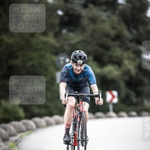 21.06.2026 - 29. Vierlanden-Triathlon H.Heesch http://msf.ph/oto/9873892 21.06.2026 12:15:57 Radfahren 818, 833, 852 meine-sportfotos.de