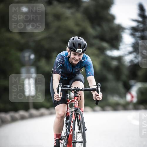 21.06.2026 - 29. Vierlanden-Triathlon H.Heesch http://msf.ph/oto/9873917 21.06.2026 12:15:57 Radfahren 818, 833, 852 meine-sportfotos.de