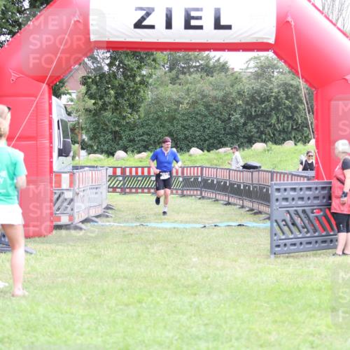 21.06.2026 - 29. Vierlanden-Triathlon Andreas Tolksdorf http://msf.ph/oto/9873923 21.06.2026 11:04:18 Ziel 360, 360 meine-sportfotos.de