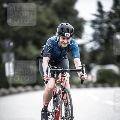 21.06.2026 - 29. Vierlanden-Triathlon H.Heesch http://msf.ph/oto/9873926 21.06.2026 12:15:57 Radfahren 818, 833, 852 meine-sportfotos.de