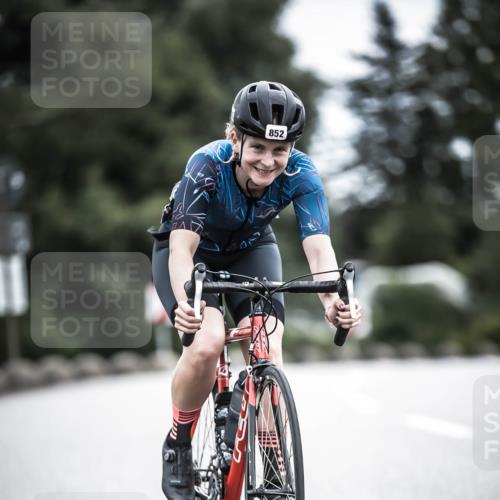 21.06.2026 - 29. Vierlanden-Triathlon H.Heesch http://msf.ph/oto/9873930 21.06.2026 12:15:57 Radfahren 818, 833, 852 meine-sportfotos.de